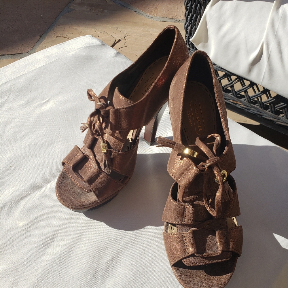 Heels - Picture 2 of 7